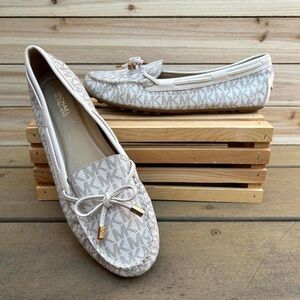 NWOB Michael Kors Women's White Grey Moccasins Driver Loafers Comfortable